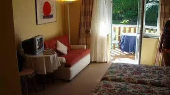 Villa Bellevue Guesthouse | Western Cape (il) - West Coast DC - Drakenstein - Cape Town (ve civarı) - Cape Town - Somerset West