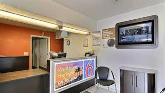 Motel 6 Buellton - Solvang Area | Kaliforniya - Santa Barbara (ve civarı) - Buellton