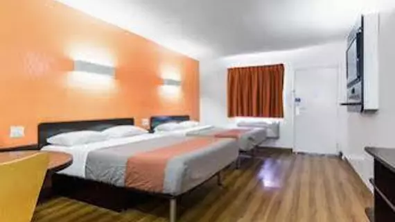 Motel 6 Long Beach International City | Kaliforniya - Los Angeles County - Long Beach