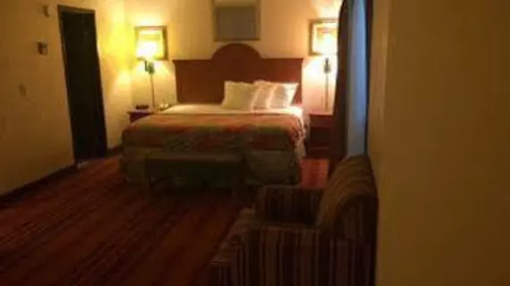 Plaza Hotel and Suites | Arkansas - Pine Bluff (ve civarı) - Pine Bluff