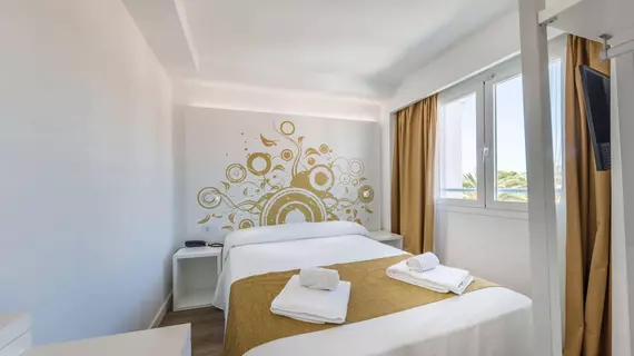 Triton Resort | Balearic Adaları - Mayorka Adası - Capdepera - Cala Ratjada