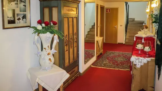 Hotel Ustaria Posta | Trentino-Alto Adige - Güney Tirol (il) - Badia - Pedraces