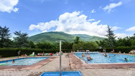 Camping Due Laghi | Trentino-Alto Adige - Trento İli - Levico Terme