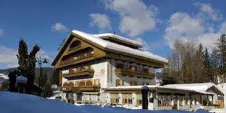 Hotel Dolomiten