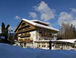 Hotel Dolomiten | Trentino-Alto Adige - Güney Tirol (il) - Dobbiaco