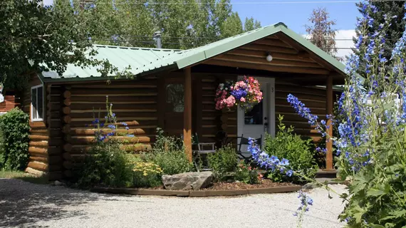 Log Cabin Motel | Wyoming - Pinedale