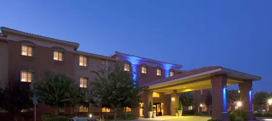 Holiday Inn Express and Suites Davis University Area | Kaliforniya - Sacramento (ve civarı) - Davis