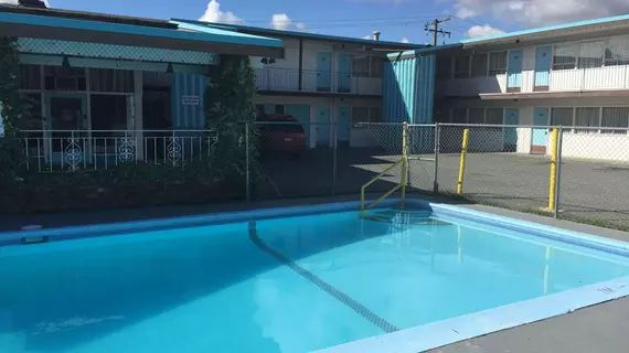 Tyee Village Motel | Britanya Kolombiyası - Nanaimo (ve civarı) - Port Alberni