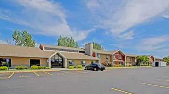 AmericInn Plover-Stevens Point | Wisconsin - Stevens Point (ve civarı) - Plover