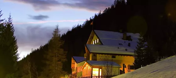 Apart- und Kinderhotel Muchetta | Maloja District - Graubuenden - Wiesen