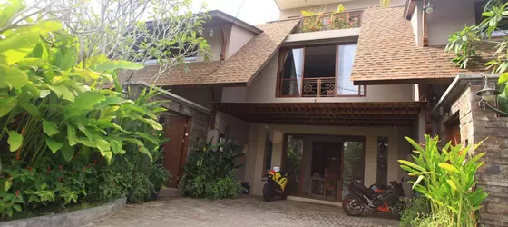 Puri Sabina Bed and Breakfast | Bali - Jimbaran - Bukit