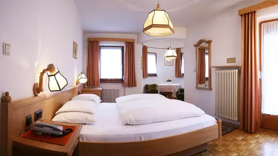 Hotel Dolomiti Madonna | Trentino-Alto Adige - Güney Tirol (il) - Ortisei