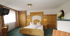 Hotel Alpenjuwel | Trentino-Alto Adige - Güney Tirol (il) - Curon Venosta