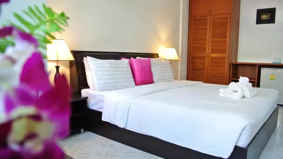 Karon Sunshine Guesthouse & Bar | Phuket (ve civarı) - Thalang