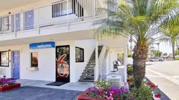 Motel 6 Santa Barbara-State | Kaliforniya - Santa Barbara (ve civarı) - Santa Barbara