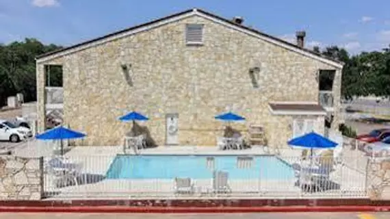 Motel 6 Austin CentralSouth/Univ of TX | Teksas - Austin (ve civarı) - Austin - North Loop