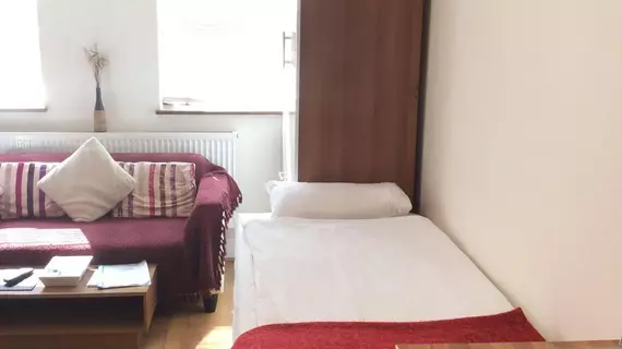 The Quarters Serviced Apartments | Londra (ve civarı) - Hounslow - Cranford