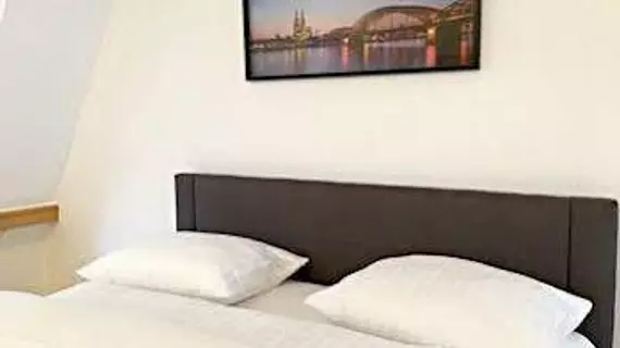 Altstadthotel und Apartments Hayk | Kuzey Ren-Westfalia - Köln (ve civarı) - Köln - Ren'in Sol Yakası