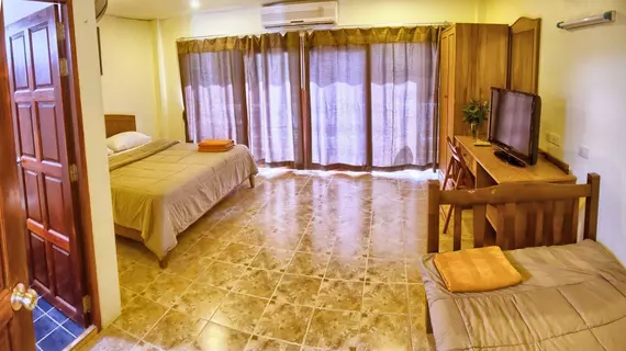 Hugs Guesthouse and Hostel | Krabi İli - Ko Lanta