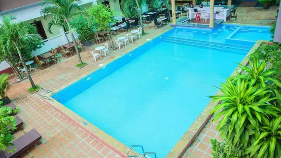 Sihanoukville Plaza Hotel | Koh Kong - Sihanoukville (ve civarı) - Sihanoukville - Mittakpheap