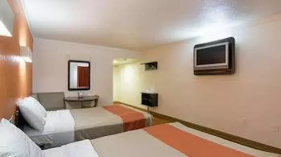 Motel 6 - Tampa Fairgrounds | Florida - Tampa (ve civarı) - Tampa