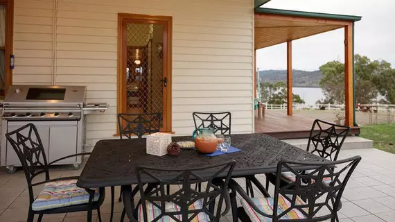 Ambience on Huon Bed and Breakfast | Tazmanya - Wattle Grove