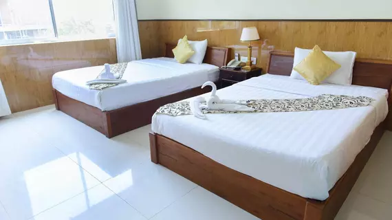 Sihanoukville Plaza Hotel | Koh Kong - Sihanoukville (ve civarı) - Sihanoukville - Mittakpheap