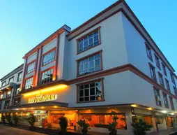 Lovina Inn Penuin | Riau Adaları - Batam