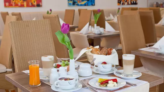 Carat Hotel & Apartments München | Bavyera - Münih (ve civarı) - Ludwigsvorstadt-Isarvorstadt - Am Alten Südlichen Friedhof