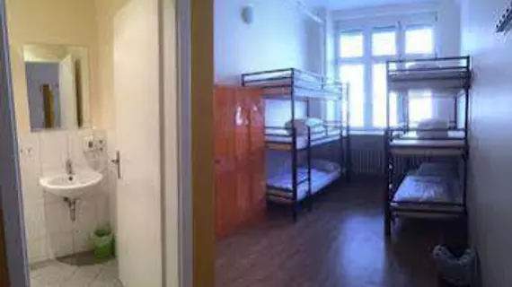 All In Hostel Berlin | Berlin (ve civarı) - Friedrichshain-Kreuzberg - Friedrichshain