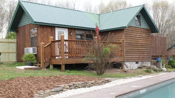 Bear Creek Bed and Breakfast Lodge | Missouri - Branson (ve civarı) - Walnut Shade