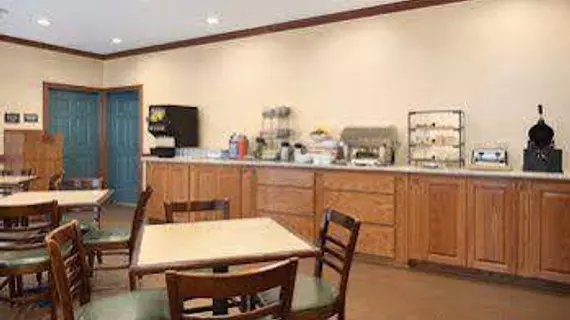 Country Inn & Suites Michigan City | Indiana - Michigan City