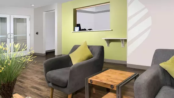 Woodspring Suites Signature Clearwater | Florida - St. Petersburg - Clearwater (ve civarı) - Clearwater