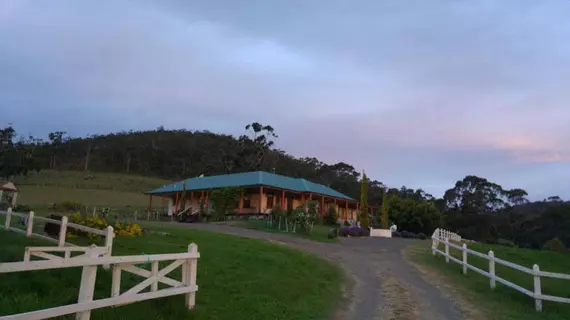 Ambience on Huon Bed and Breakfast | Tazmanya - Wattle Grove