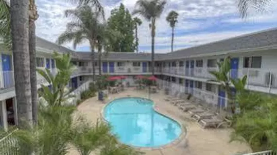 Motel 6 Los Angeles - Baldwin Park | Kaliforniya - Los Angeles County - San Gabriel Valley