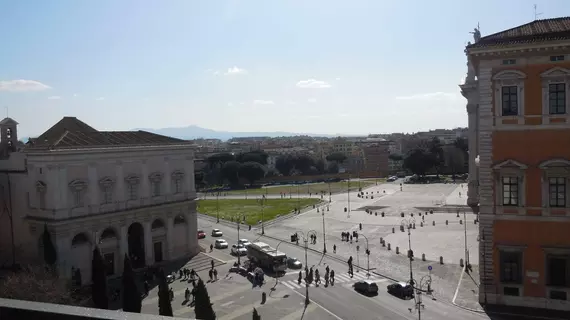 Domus Laurae | Lazio - Roma (ve civarı) - Roma Kent Merkezi - San Giovanni