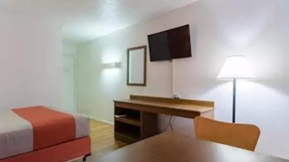 Motel 6 Emporia | Kansas - Emporia (ve civarı) - Emporia