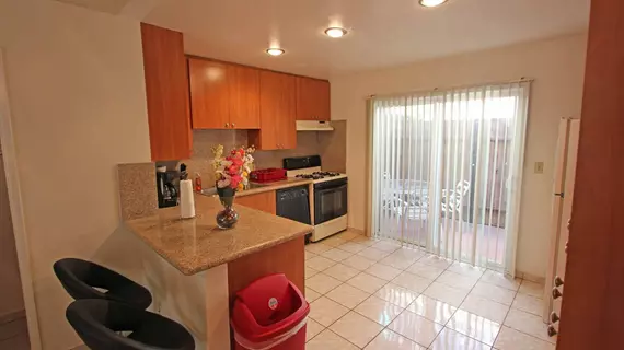 Affordable Cozy Town House in Glendale | Kaliforniya - Los Angeles County - Burbank