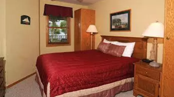 Westwood Shores Waterfront Resort | Wisconsin - Door County - Sturgeon Bay