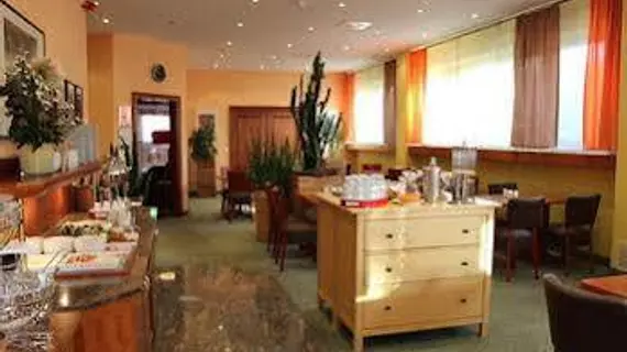 Hotel Servatius | Kuzey Ren-Westfalia - Köln (ve civarı) - Kalk - Ostheim