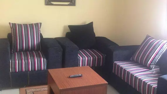 De Lawrence Court & Suites | Lagos (ve civarı) - Lagos - Onigbongbo - Ikeja