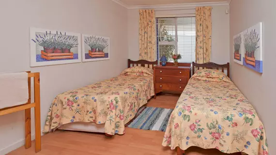 Windsor Self Catering Apartments | Western Cape (il) - Overberg District Municipality - Overstrand - Stanford - Greater Hermanus - Hermanus Kent Merkezi