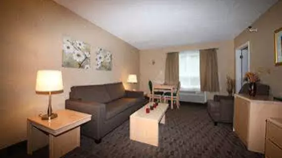 Mount Peyton Hotel | Newfoundland and Labrador - Newfoundland - Grand Falls - Windsor