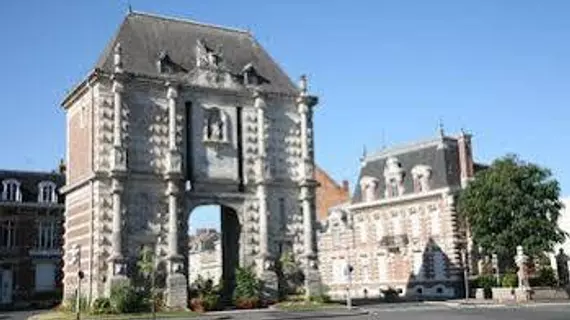 Hôtel ibis Cambrai | Hauts-de-France - Nord (bölge) - Cambrai (ve civarı) - Fontaine-Notre-Dame