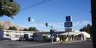 Holiday Motel