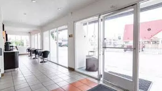 Motel 6 Long Beach International City | Kaliforniya - Los Angeles County - Long Beach