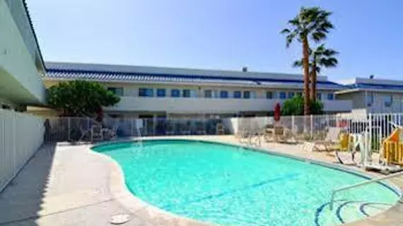 Motel 6 Palm Springs North | Kaliforniya - Imperial County - Palm Springs (ve civarı) - Palm Springs