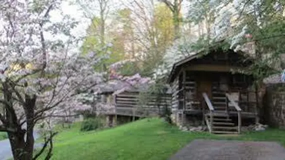 Brevard Inn and Cabins | Tennessee - Gatlinburg - Pigeon Forge (ve civarı) - Gatlinburg