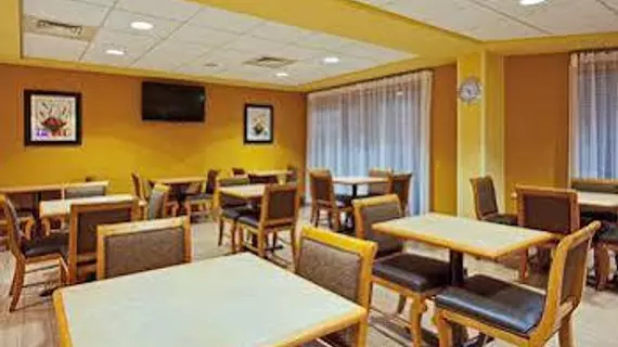 Holiday Inn Express and Suites Fort Lauderdale Airport West | Florida - Fort Lauderdale (ve civarı) - Davie