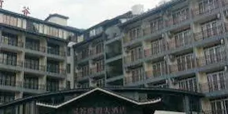 Yangshuo River Valley Resort Hotel